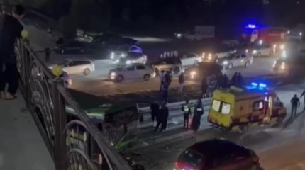 Автобус упал с Каскеленского моста