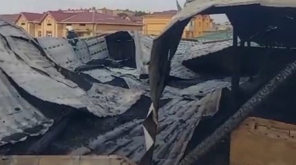 Крыша многоэтажки загорелась в Туркестанской области