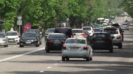 Алматинцы жалуются на высокие цены на такси