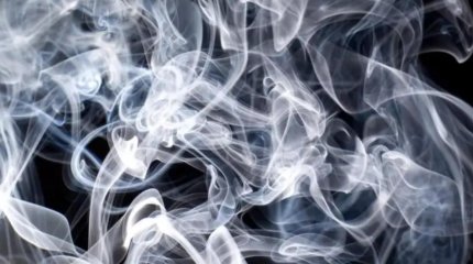 Атырауда көпқабатты тұрғын үйден өрт шығып, 50 адам эвакуацияланды