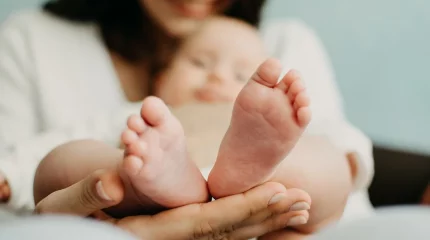 Британиялық әйел бір баланы екі рет дүниеге әкелген