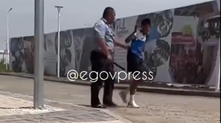 Шымкентте баланы таяқпен ұрып, "тәрбилеймін" деген күзетші бас бостандығынан айырылды