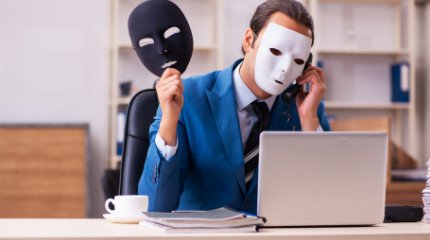 Петропавлда алаяқтар зейнеткердің 3 миллион теңгесін жымқырмақ болған