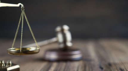 Ұлытауды асырап алған балаларын құл қылған келіншек 4 жылға сотталды