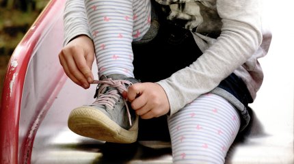 Жительница Ұлытау взяла опеку над тремя детьми для работы по хозяйству: женщине вынесли приговор