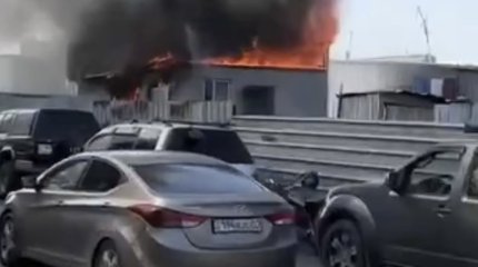 Столовая и склад сгорели в Алматы