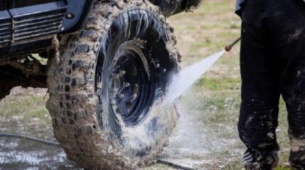 Алматыда 150-ден аса жүк көлігінің жүргізушісі жолды ластағаны үшін жазаланды