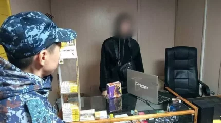 20 жастағы жігіт дүңгіршекте жасырын вейп сатқан