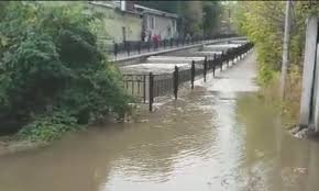 Из-за сильных дождей жителям Алматы и области угрожает большая вода