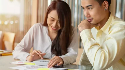 Жігіт қыздан қарызға ақша алады: психологтардың пікірі