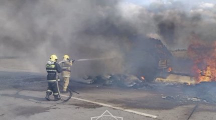 10 авто сгорели в Казахстане