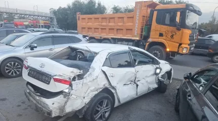 Массовое ДТП в Алматы произошло из-за проблем со здоровьем водителя грузовика