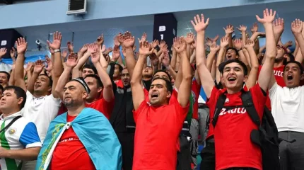 "Қазақстан келді" деп әндетті: өзбек жанкүйерлері әлем чемпионатында Қазақстан құрамасын қолдады