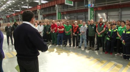 Мәжіліс депутаттары Қарағанды облысындағы тұрмыстық техника шығаратын  компанияның ұжымымен кездесті