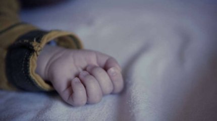 Үш жасар бала 10 магнит жұтып қойған: сәбидің өліміне қатысты дәрігерлердің үстінен іс қозғалды