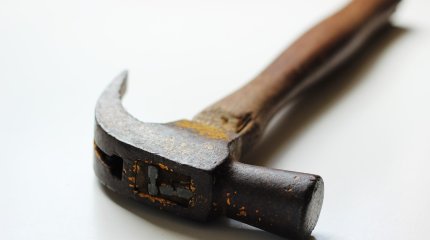 Российский школьник набросился на сверстников с молотком и ножом