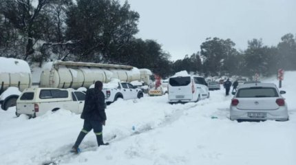 Оңтүстік Африкада қалың қар жауып, халықты әбігерге салды