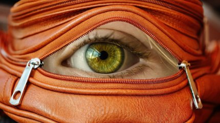 Не делать импульсивных покупок Близнецам, Весам не вступать в конфликты советуют звезды 25 сентября