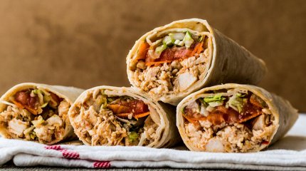 Астанада тегін донер таратылады деген жарнамаға 4 мың адам жиналған