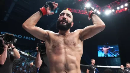 "Қоңырау күтемін": UFC чемпионы қазақстандық Шавкат Рахмоновты жекпе-жекке шақырды