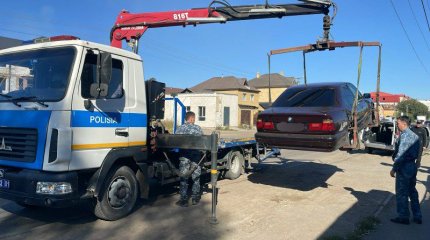 У астанчанина забрали машину за выезд на встречную полосу