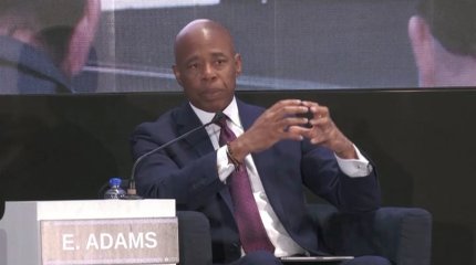 Мэра Нью-Йорка Эрика Адамса собираются обвинить в уголовных преступлениях