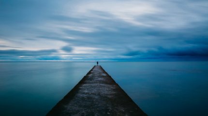 Кому лучше действовать в одиночку, а кому - отправиться подальше от дома в гороскопе на 27 сентября