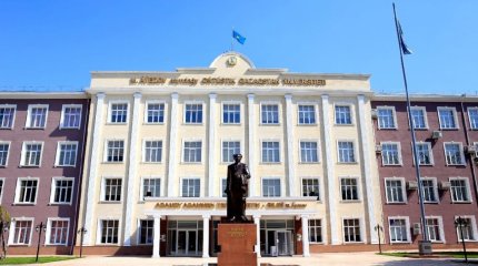 Шымкентте университет ректоры 28,5 млн теңге пара алды деген күдікке ілінді