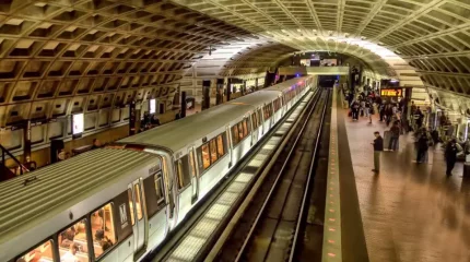 Танымал әнші метро қызметін бір сағатқа ұзарту үшін 100 мың доллар төледі