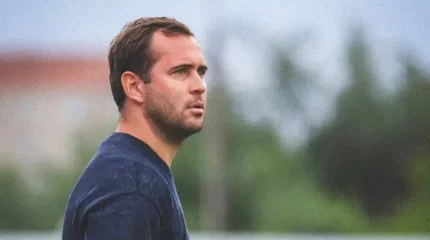 "Қайраттың" бас жаттықтырушысы қызметінен кетті