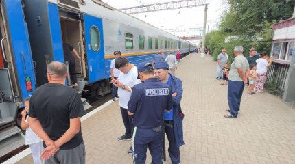 Свыше 100 пассажиров высадили из поездов Казахстана за нарушения
