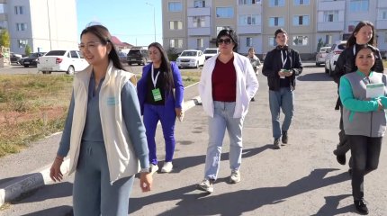 Акция «От двери к двери» прошла в ВКО и Костанайской области