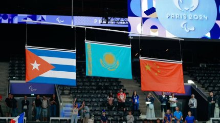 Токаев поздравил двукратного чемпиона Паралимпийских игр Давида Дегтярева