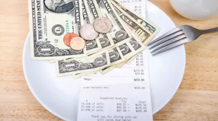 Енді мейрамханалардың шайпұл үшін 10% үстемеақы алуына тыйым салынуы мүмкін