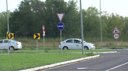 "Автомектеп практикалық сынаққа мүлдем дайындамады", - тұрғын