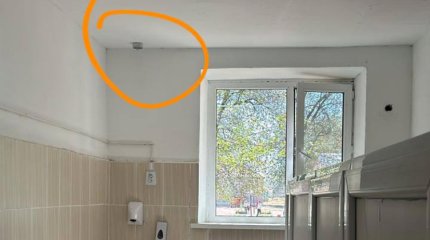 Туалет под наблюдением: камеру в туалете установили в школе Атырау