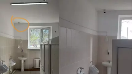 Атырауда мектептегі дәретханада бейнебақылау камерасы орнатылған