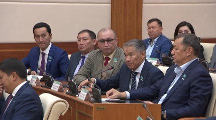 Партия "AMANAT" предложила обсудить вопрос часового пояса на пленарном заседании Мажилиса