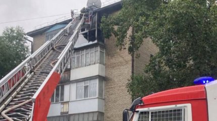 Балкон загорелся в многоэтажке Петропавловска