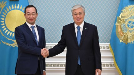 Токаев принял Главу Якутии, прибывшего на Игры кочевников