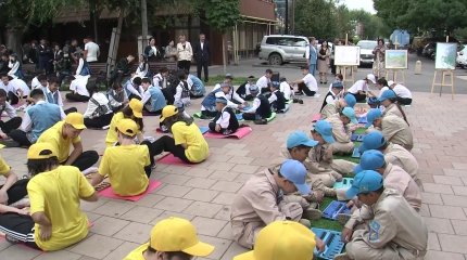 Алматыда тоғызқұмалақтан өткен флешмобқа 3 мыңға жуық оқушы қатысты