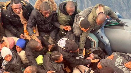 Женщина родила ребёнка на лодке с беженцами посреди Атлантики