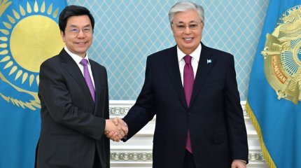 Токаев принял известного мирового эксперта в области искусственного интеллекта