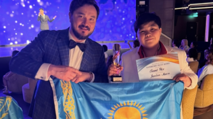 Ержан Максим әлемдік ән байқауының бас жүлдесін жеңіп алды