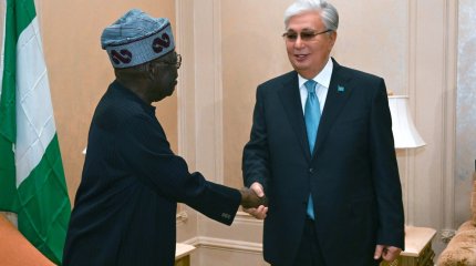 Токаев пригласил Президента Нигерии в Казахстан