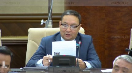 Көлікті 5 минут қыздыру қисынсыз: депутаттар заңға қарсы шықты