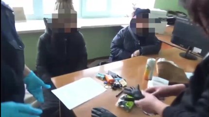 Мать с ребенком работала наркокурьером в Риддере