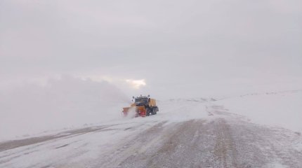 Дороги снова закрыли в Восточном Казахстане