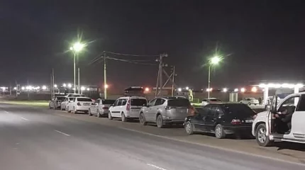 На очереди на газовых автозаправках в Актау жалуются водители