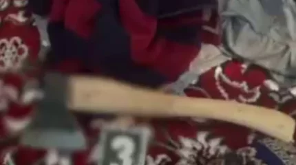 Мас ер адам көзі көрмейтін анасын балталап тастады